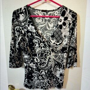 Georgiou studio L  Black and White Floral Women's Top